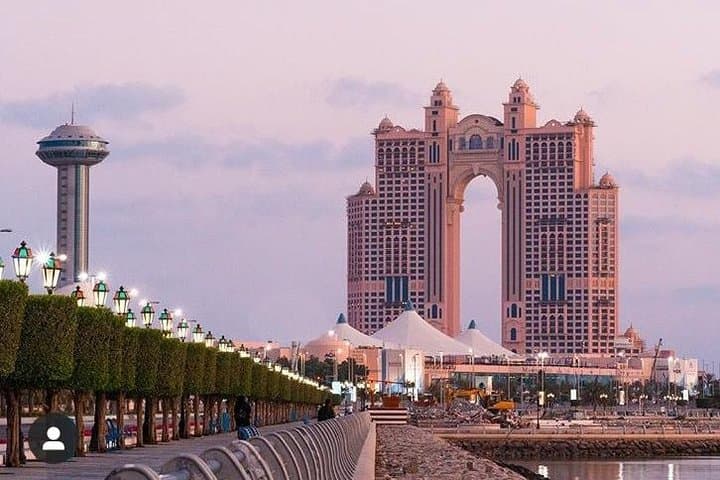 Abu Dhabi City Tour with Warner Bros World: Sheikh Zayed, Heritage Village & Theme Park Day Trip photo 6