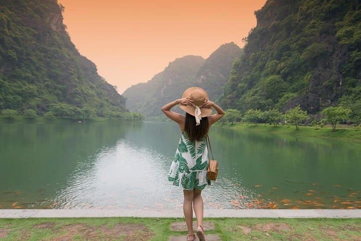 Ninh Binh Full-Day: Hoa Lu, Tam Coc Sampan, Am Tien & Bich Dong Bike Tour photo 6