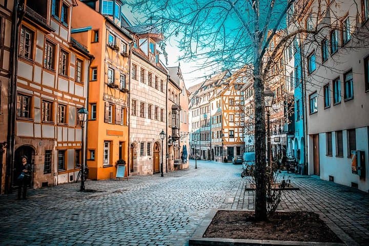 Private Prague to Nuremberg Transfer with 2-Hour Sightseeing Stops