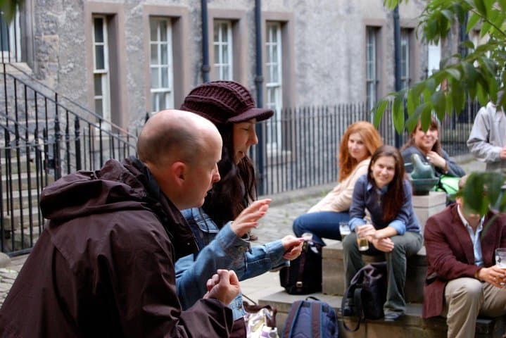 Edinburgh Literary Pub Tour: Dramatic Walk Through Old and New Town Pubs photo 5