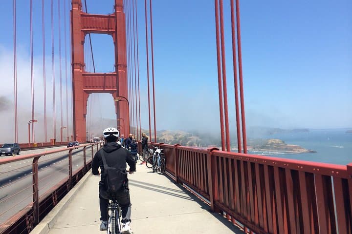 Bike the Golden Gate Bridge: Marina Rentals & Sausalito Ferry Return photo 3