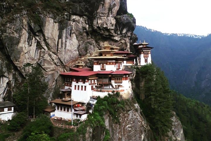 Bhutan 4-Day Cultural Adventure: Tiger's Nest, Phobjikha & Paro Valley