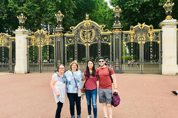 London in a Black Cab: 6-Hour Private Iconic Sightseeing Tour photo 4