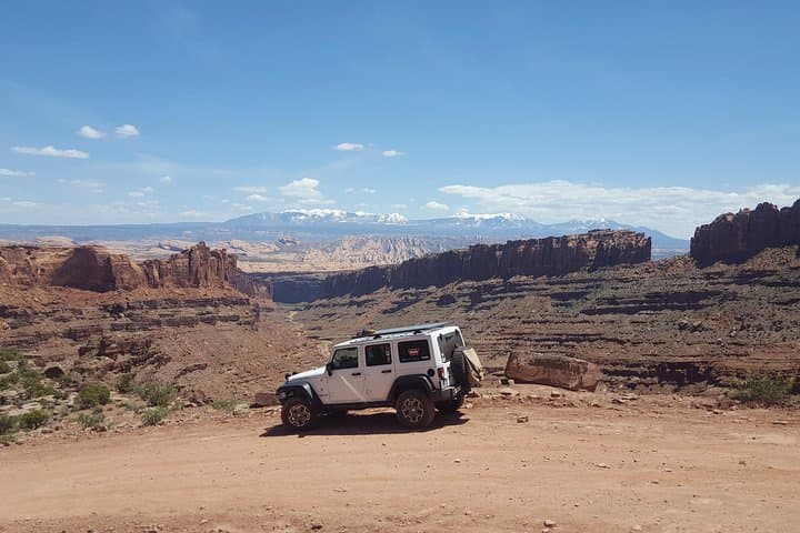 Moab Long Canyon SUV Scenic Drive to Jug Handle Arch and the Colorado River photo 2