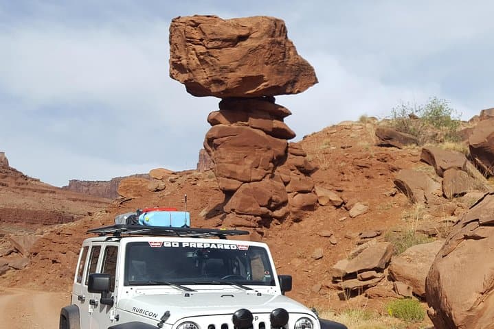 Moab Long Canyon SUV Scenic Drive to Jug Handle Arch and the Colorado River photo 3