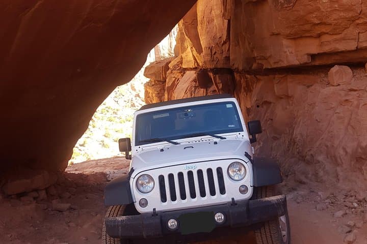 Moab Long Canyon SUV Scenic Drive to Jug Handle Arch and the Colorado River photo 4