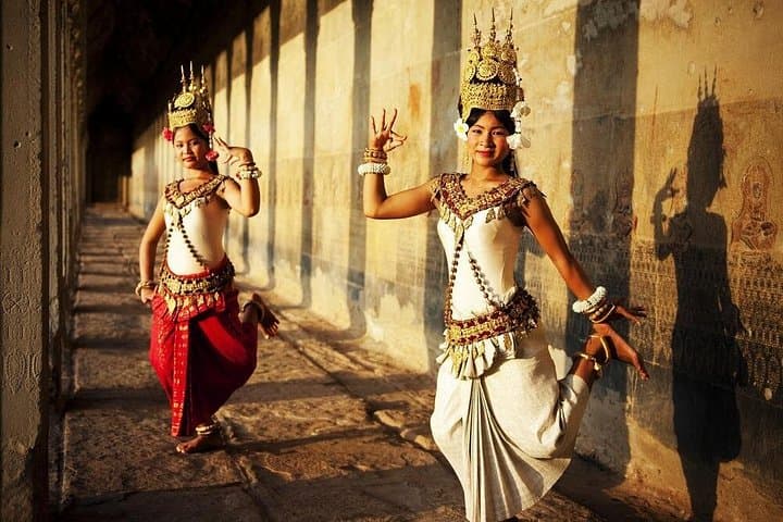 Private 5-Day Guided Tour Phnom Penh to Siem Reap — Angkor Temples, Tonle Sap & Cultural Highlights photo 1