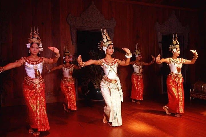 6-Day Private Phnom Penh to Siem Reap Tour — Angkor Temples & Cultural Highlights photo 3