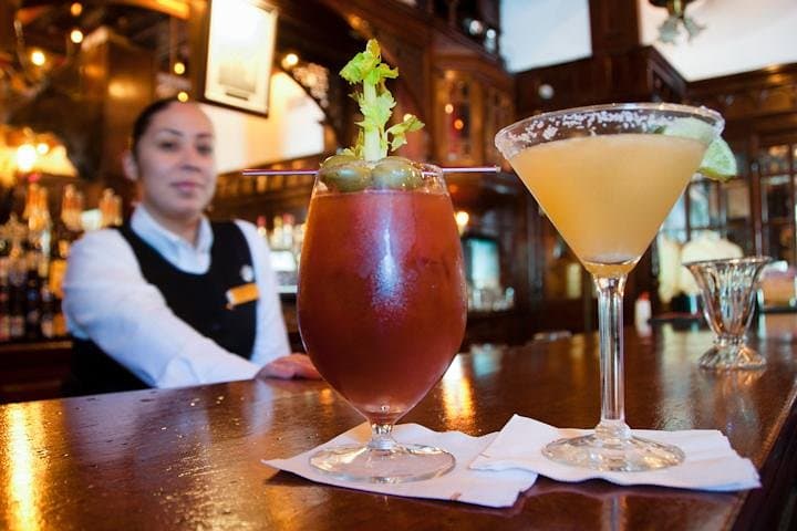 San Antonio Menger Hotel Barwalk: Lunch, Libations & Private History Tour