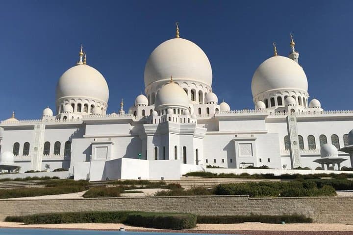 Private Sheikh Zayed Grand Mosque Tour: Insider Guide to Abu Dhabi's Iconic Mosque photo 2