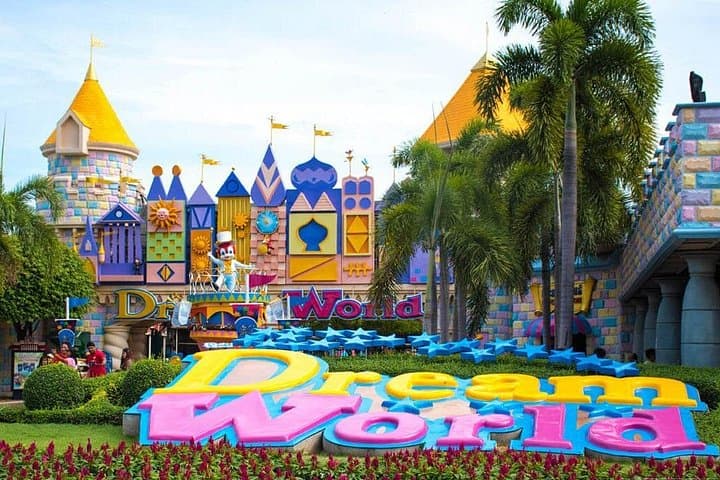 Dream World & Snow Town Bangkok: Full-Day Theme Park with Hotel Pickup and Lunch photo 1