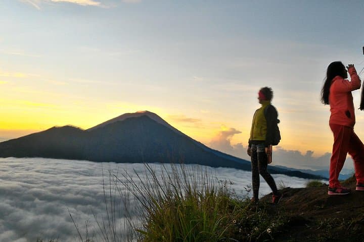 Mount Batur Sunrise Trek: Toya Bungkah Pre-Dawn Hike & Hot Springs Combo photo 4