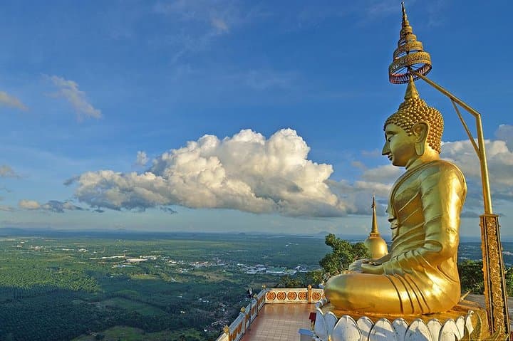 Krabi Full-Day Tour: Emerald Pool, Natural Hot Springs & Tiger Cave Temple photo 3