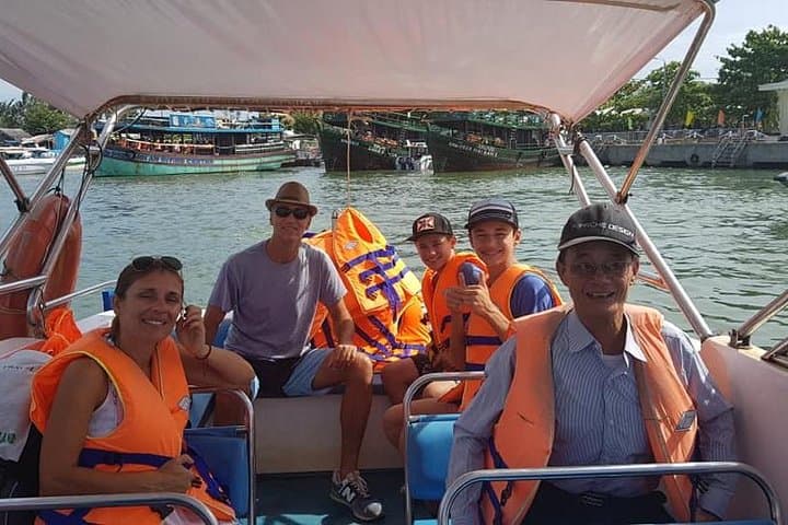 Cham Islands Private Speedboat Snorkeling from Hoi An — Full-Day Swimming & Beach Relaxation photo 3