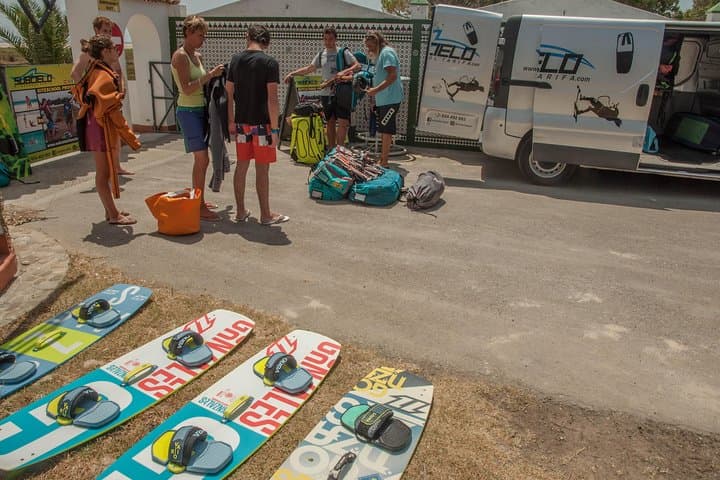 Tarifa Semi-Private Kitesurfing Lesson (2h) with Local Experts photo 2