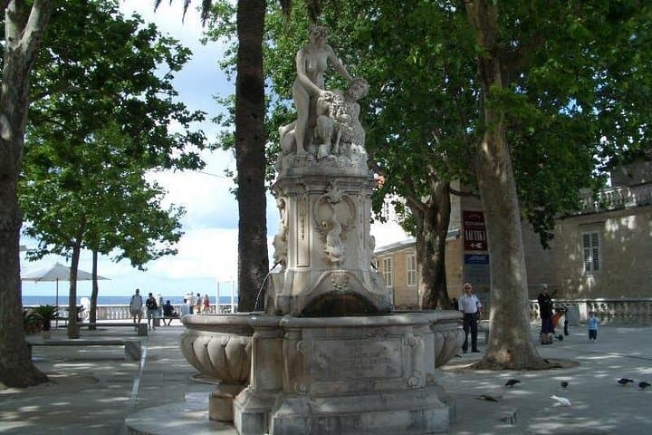Dubrovnik Game of Thrones Extended Tour — Walk King's Landing with Original Swords & Props photo 2