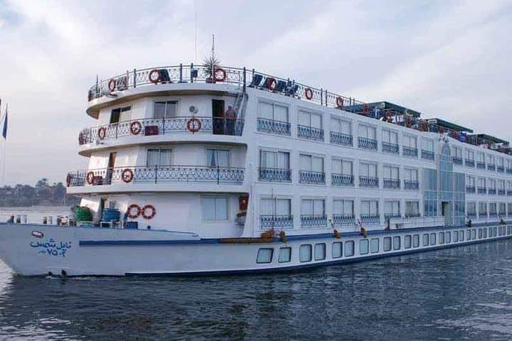 Nile Dinner Cruise from Cairo Hotels: Evening Cruise, Folklore & City Lights