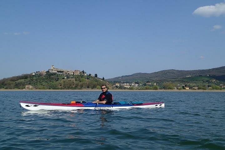 Kayak Lake Trasimeno: Paddle to Isola Polvese and Lunch on the Shore photo 4