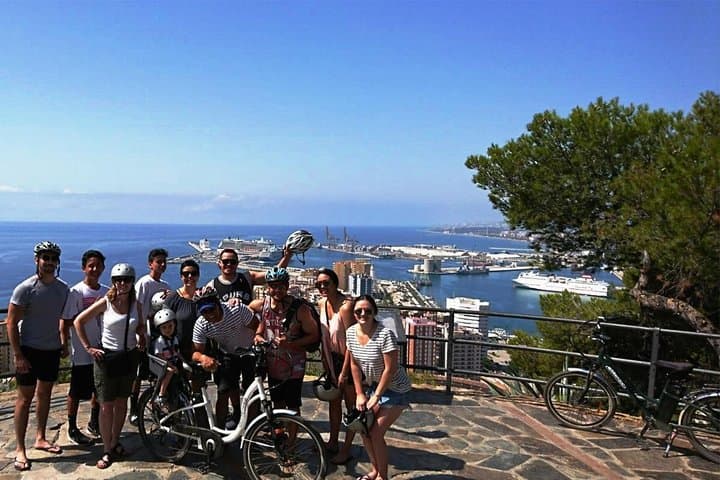E‑Bike Tour & Full‑Day Rental in Málaga: City Sights to Coastal Promenades photo 4