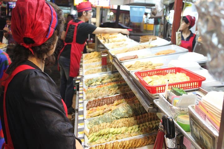 Seoul Anthony Bourdain BBQ & Pub Tour: Mapo Galmegisal, Markets & Nightlife photo 4