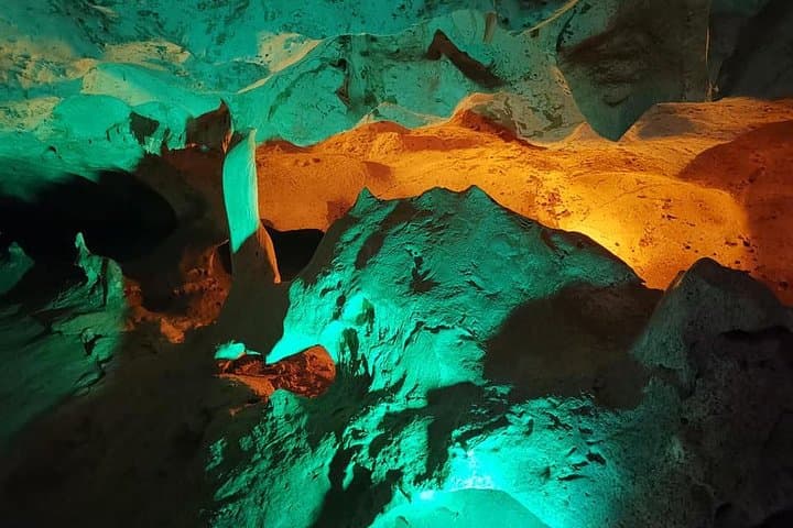 Explore Green Grotto Caves: Kingston Day Trip to Jamaica’s Historic Limestone Cavern photo 5
