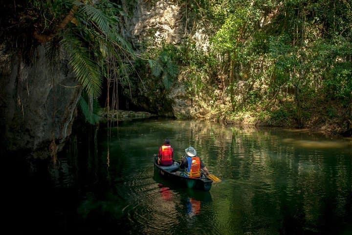 Barton Creek Cave & Butterfly Farm: Canoe the Ancient Mayan Waterway Near San Ignacio