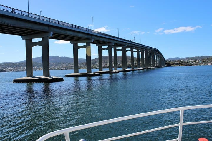 Derwent River Historic Harbour Cruise from Hobart — 1-Hour Scenic River Tour photo 3