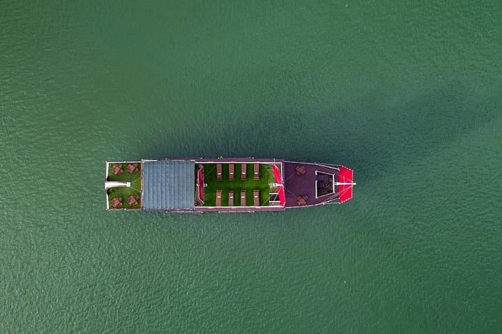 Bai Tu Long Luxury Day Cruise: Kayak Vung Vieng & Thien Canh Son Cave photo 2