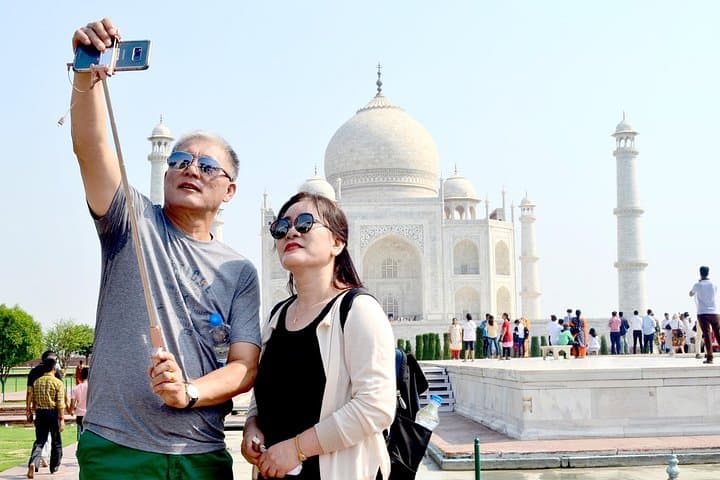 Private 2-Day Tour from Delhi: Taj Mahal, Agra Fort & Jaipur Highlights photo 4