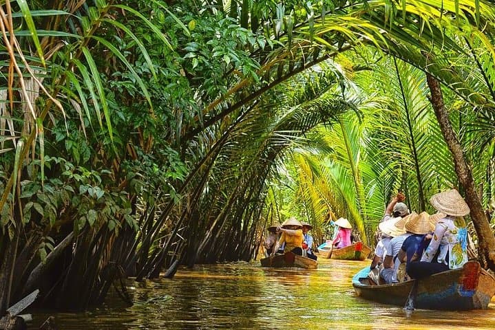 Charming Central & Southern Vietnam: 6-Day Ho Chi Minh to Ba Na Hills Tour photo 4