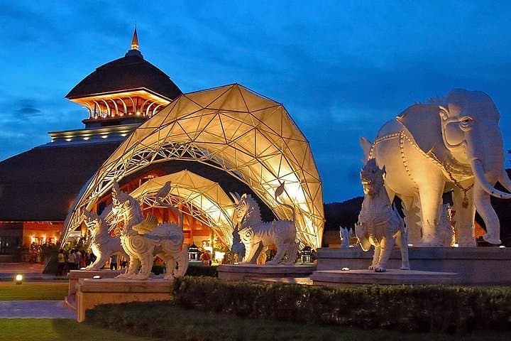 Chiang Mai Night Safari: Evening Tram Safari, Animal Shows & Round-Trip Transfer photo 4