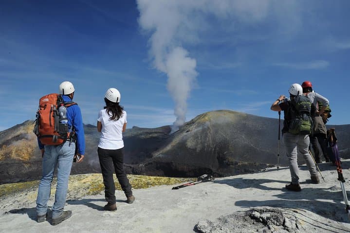 Hike Etna’s Central Crater: Guided Ascent to 3,345 m