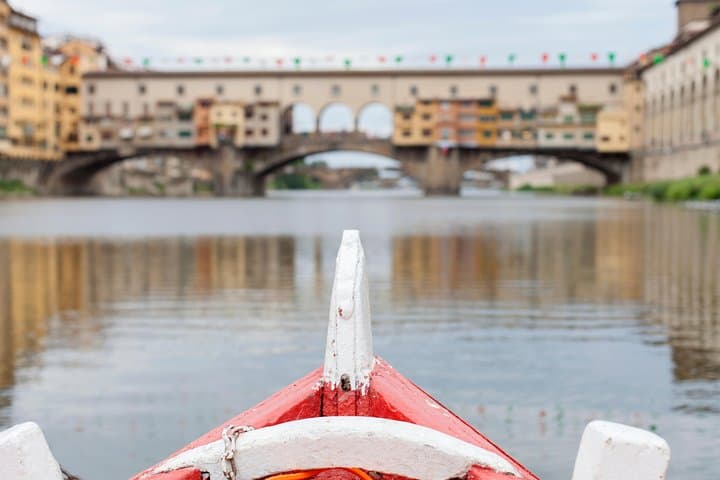 Florence Barchetto Cruise: Arno River Ride Under the Ponte Vecchio