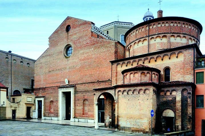 Private Day Trip by Train from Venice to Padua: Guided City Walk & UNESCO Garden photo 3
