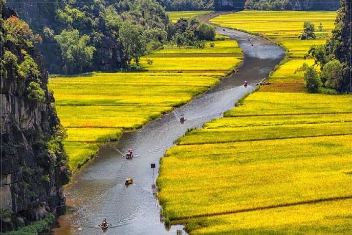 Tam Coc & Mua Cave Day Tour from Hanoi — Hoa Lu, Bamboo Boat & Mua Viewpoint photo 3