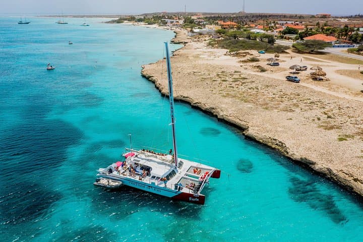 Aruba Half-Day Snorkel Sail: Antilla Shipwreck, Catalina & Malmok with Lunch
