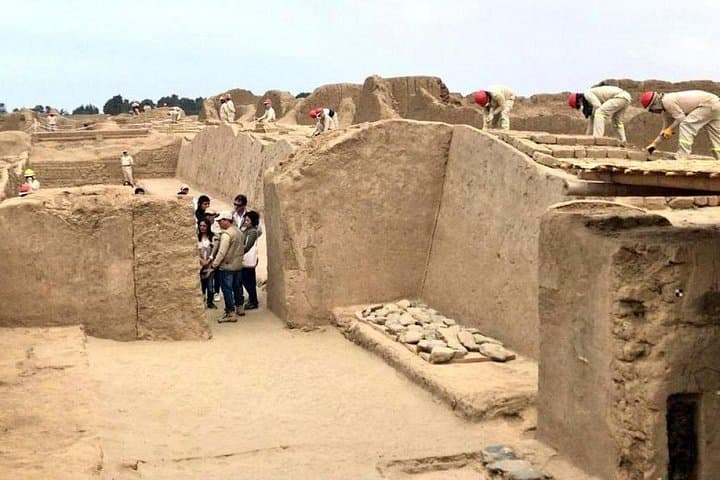 Trujillo's Sun & Moon Pyramids, Chan Chan and Huanchaco — Full-Day Archaeology Tour photo 3