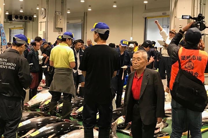 Dawn at Toyosu: Insider Tuna Auction & Market Tour photo 4