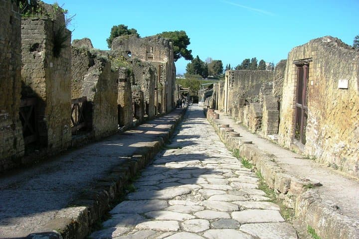 Herculaneum and Amalfi Coast Private Tour from Naples: Guided Visit to Herculaneum & Positano photo 2