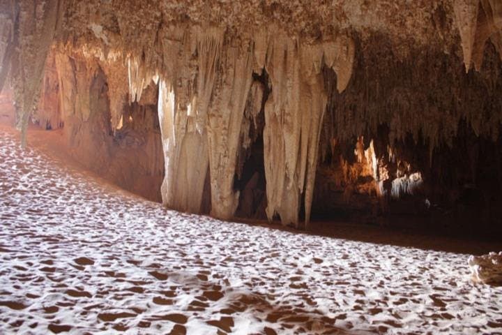 Five-Day Gara Cave & White Desert Camping Adventure from Cairo