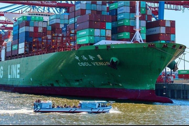Hamburg Harbor Classic: 1-Hour Elbe Cruise through Speicherstadt & Container Port photo 3