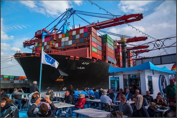Hamburg Harbor Classic: 1-Hour Elbe Cruise through Speicherstadt & Container Port photo 4