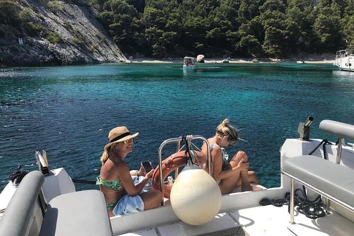 Hvar Private Speed Boat Tour to Blue & Green Caves, Stiniva & Palmižana photo 4