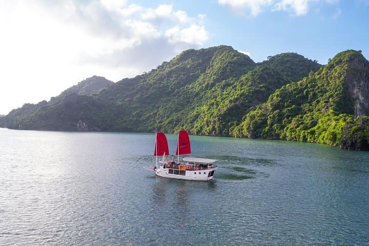 Private Halong Bay Day Cruise: Cave, Kayak & Ti Top Beach