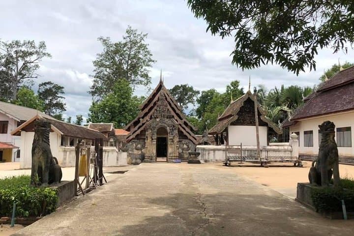 Private Lampang Temple Tour from Chiang Mai — Wat Phra That Lampang Luang & Historic Sites