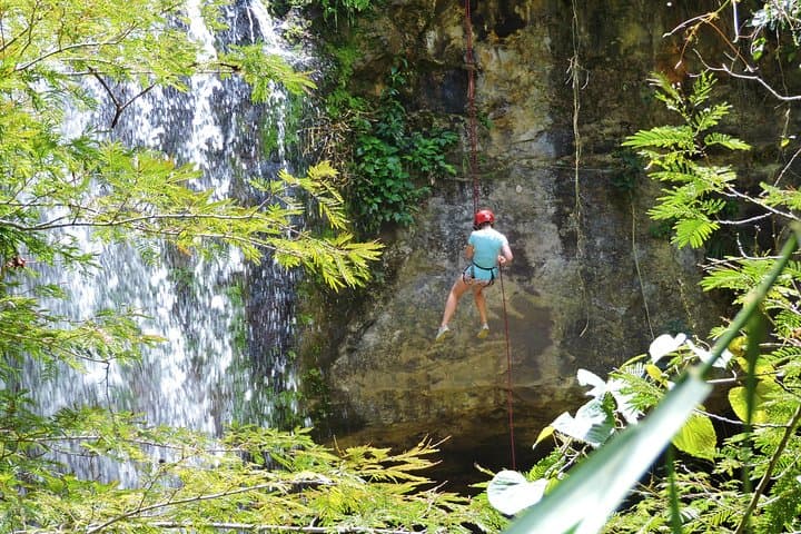 Canyoning Guane: Rappels, Jumps and Zip Lines Near San Gil photo 2