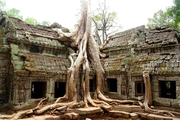 2-Day Private Angkor Temple Tour with English-Speaking Guide & Private Car photo 5