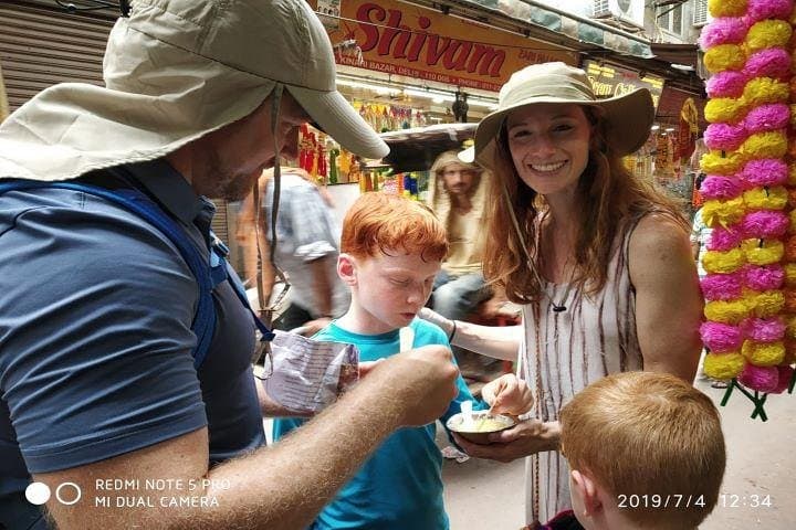 Shop Like a Local: Personalized Old & New Delhi Markets Tour photo 4