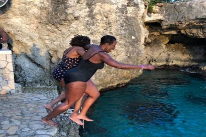Explore the Magic of Negril Beach and Rick's Cafe Sunsets photo 2