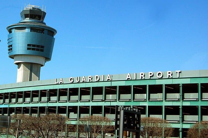 Private LGA Airport Transfer to Manhattan Hotels — Hourly Pickup photo 5